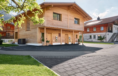 Meiringen Ski Chalet | Engelhorn view