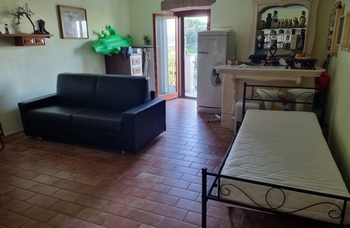 Giuncarico Apartment | English Translation