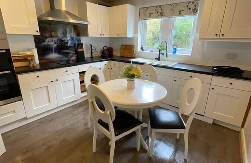 Addingham House | Enjoy a Luxury and Peaceful 4B/2B Home In Addingham