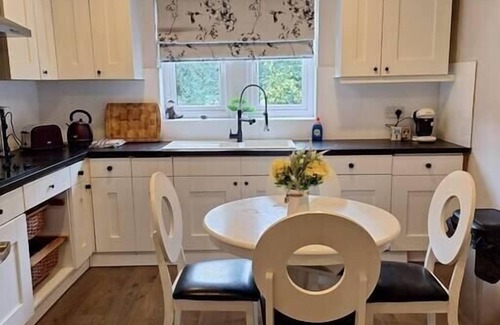 Addingham House | Enjoy a Luxury and Peaceful 4B/2B Home In Addingham