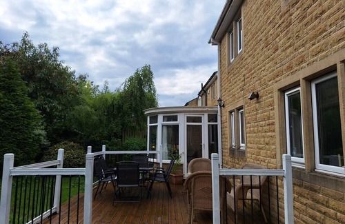 Addingham House | Enjoy a Luxury and Peaceful 4B/2B Home In Addingham