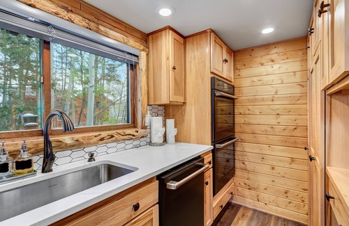 Breckenridge Cabin | Enjoy a quaint cabin that offers modern luxury!