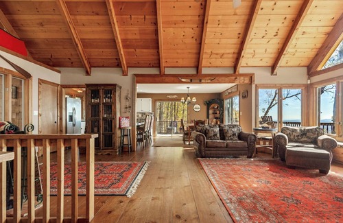 Big Canoe House | Enjoy mountain views, cook out on the Weber grill & relax! - Canoe Believe It