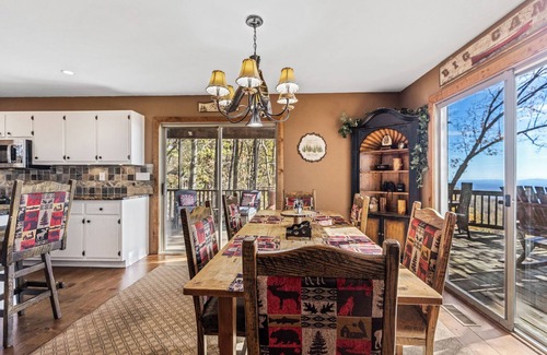 Big Canoe House | Enjoy mountain views, cook out on the Weber grill & relax! - Canoe Believe It