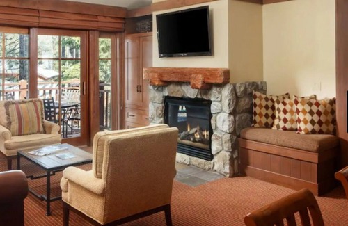 Incline Village House | Enjoy New Year's Eve in Lake Tahoe's Incline Village at Hyatt High Sierra Lodge