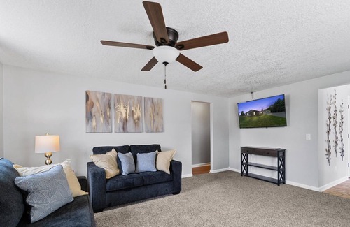 Saint Marys  Allen County House | Enjoy our comfy & cozy home to escape and relax - but still close to the city!