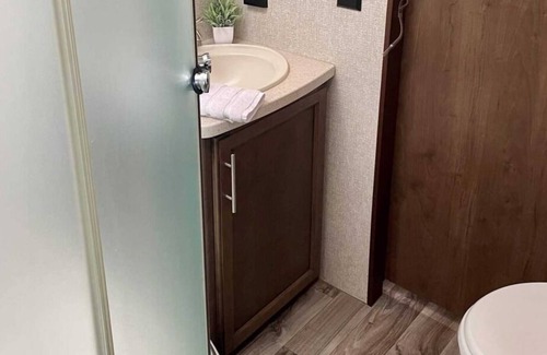 Seville House | Enjoy Some Fun Local Pastimes! Free Parking, Near Lake George Conservation Area!