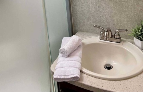 Seville House | Enjoy Some Fun Local Pastimes! Free Parking, Near Lake George Conservation Area!