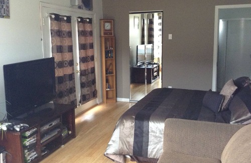 Central Okanagan House | Enjoy Spectacular Lake Views and Relax at the Lakehouse