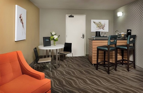 Little Italy Hotel | Enjoy Stunning San Diego Bay Views from Bright One Bedroom Suite