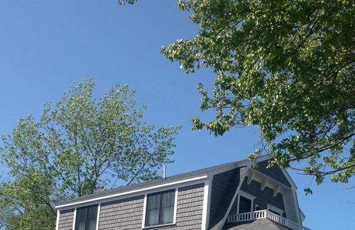 Hampton Cottage | Enjoy sunrises over the ocean and sunsets over the salt water pond