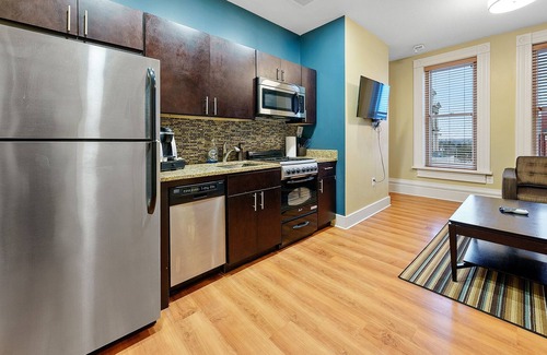 St. Clairsville House | Enjoy the convenience of Condo Living located in close proximity to Wheeling 303