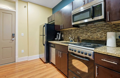 St. Clairsville House | Enjoy the convenience of Condo Living located in close proximity to Wheeling 303