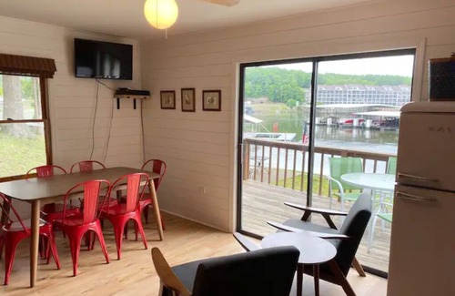 Camdenton Cabin | Enjoy the Quiet Side of the Lake With Resort Amenities + a No-Wake Cove.