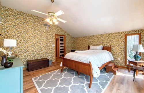 Frederick Cabin | Enjoy the serenity of our cozy forest lodge by the Frederick Watershed