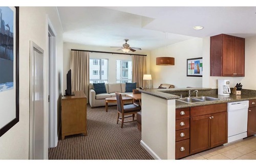 Oceanside Resort | Enjoy the waves of the beach across from the Oceanside Pier