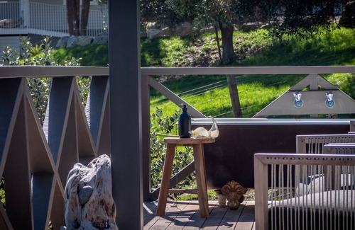 Nelson Region Cottage | Enjoy this gorgeous cottage in island paradise with stunning ocean views