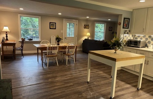 Sperryville Cottage | Enjoy woods and wildlife just 5 minutes from Sperryville food and fun!