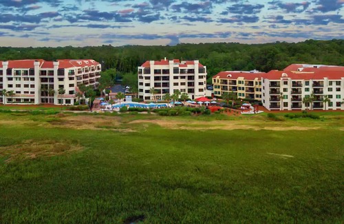 Palmetto Dunes Hotel | Enjoyable 2-bedroom hotel in Hilton Head Island with WiFi