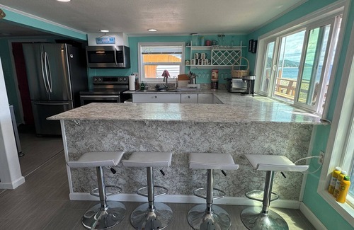 Belfair House | Enjoyable house with WiFi in Hood Canal beach front.