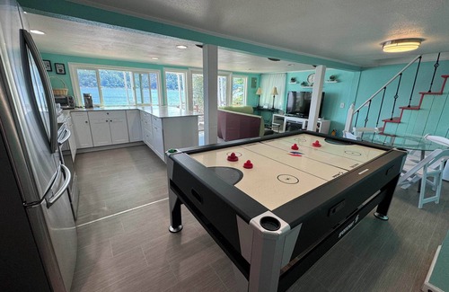 Belfair House | Enjoyable house with WiFi in Hood Canal beach front.