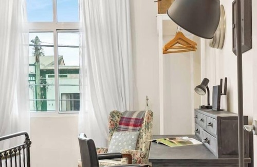 Enmore Apartment | Enmore Lane A Central Eclectic Artist Escape