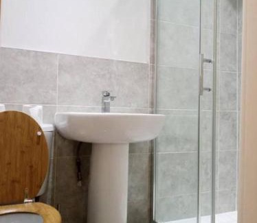 Burnley House | Ensuite Double-bed (H1) close to Burnley city centre