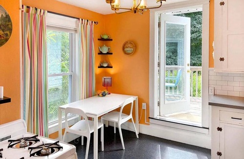 Beloit House | Entire 2 Bedroom Home near Beloit College