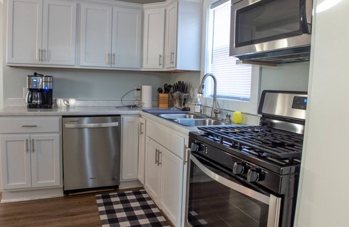 Sugarcreek House | Entire 4-Bedroom Home In The Heart Of Amish Country