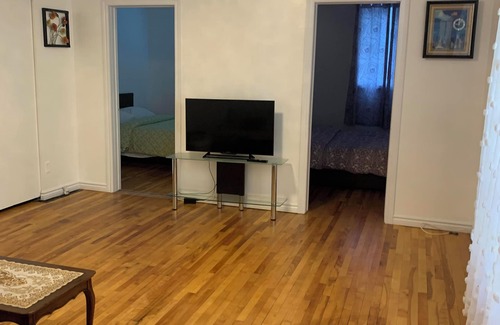 Hull Apartment | Entire apartment, Few minutes from Downtown Gatineau/Ottawa Parliament. n