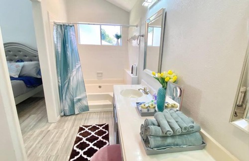 Barker House | Entire beautiful cozy home in the heart of Katy