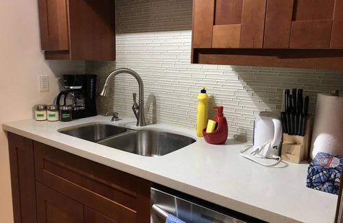 Richmond Hill House | Entire Bright Cozy 4BR House in Richmond Hill,walk to Parks & Shopping Mall