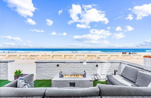 Mission Beach House | Entire Ground Beachfront Luxury Unit with Patio