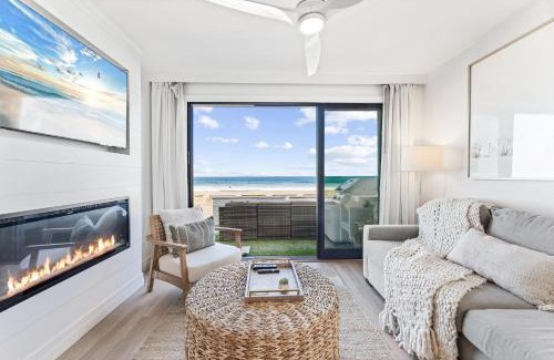 Mission Beach House | Entire Ground Beachfront Luxury Unit with Patio