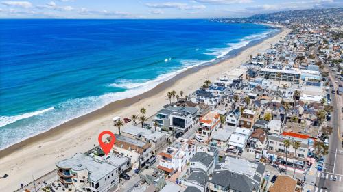 Mission Beach House | Entire Ground Beachfront Luxury Unit with Patio