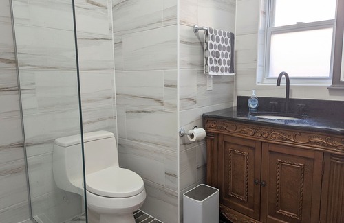 Langdon House | Entire Home in NE DC. 5 BD/3BA
