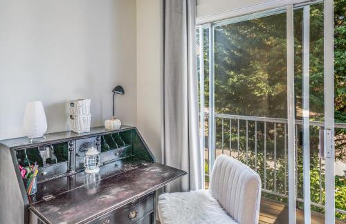 Regional District of Nanaimo House | Entire home minutes from 3 lakes and a river!