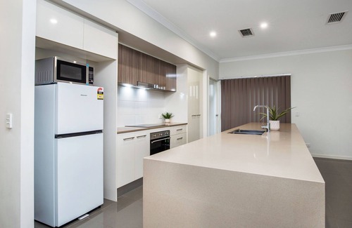 Upper Coomera House | Entire Home Near Theme Parks