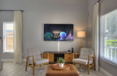 Bridgewater Crossing House | Entire House - 20 mins to Disney with game room and private pool