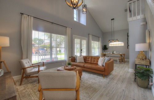 Bridgewater Crossing House | Entire House - 20 mins to Disney with game room and private pool