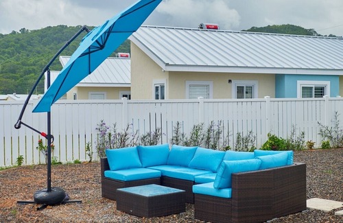 Lucea House | Entire House Cozy Luxury INN Ocean Pointe With Swim Pool,Gym And Free Parking