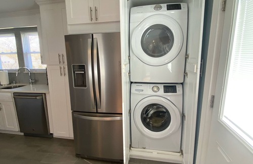 Long Branch House | Entire house hosted by Timmy 5 guests · 2 bedrooms · 5 beds · 1 bath