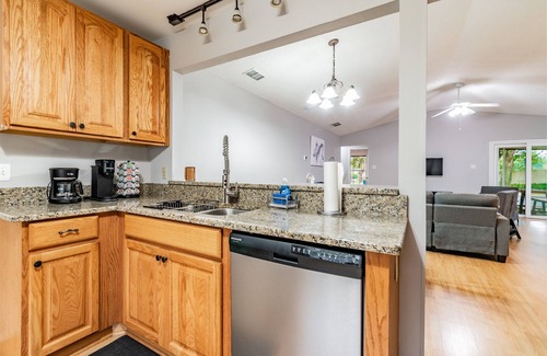 Lutz House | Entire House with Game Room in Lutz, Near Tampa and Wesley Chapel