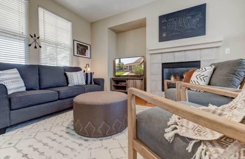 Olivehurst House | Entire House With Jucuzzi!