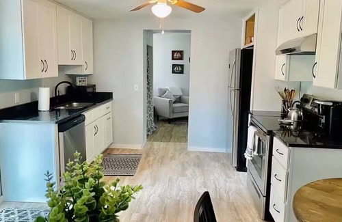 Town of Richmond House | Entire House with private lake access and hot tub! Near local ski resorts!