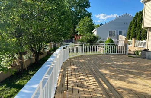 Round Lake Beach House | Entire Lake Villa Home!