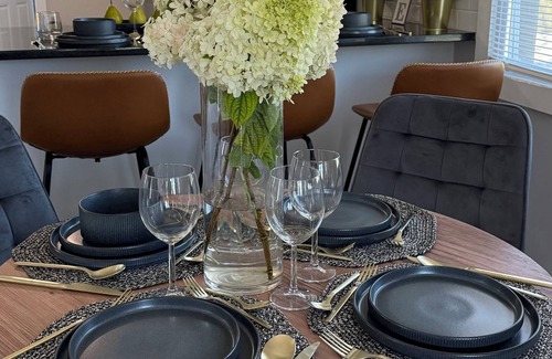 Detroit House | Entire Place, 4-Bedroom House in peaceful Detroit with AC and HOT TUB