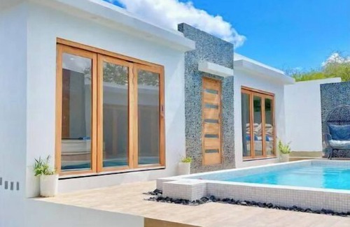 Willemstad House | Entire Resort with Pool, open Air Shower & Bath