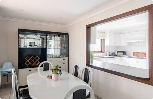 Lake Heights House | Entire spectacular lake and ocean view holiday house