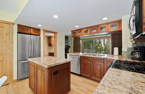 Park Meadows House | Entire Townhome in Park City! 5 min from Historic Down Town! - The Nordic Nest